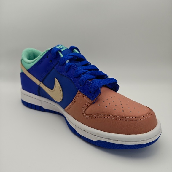 NIKE DUNK LOW SE HYPER ROYAL - Picture 1 of 8